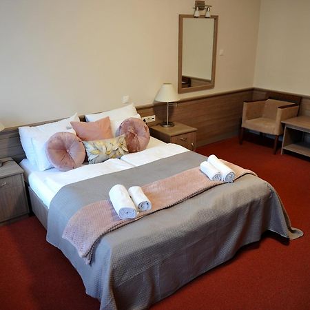 Hotel Harom Gunar Kecskemét Exteriér fotografie